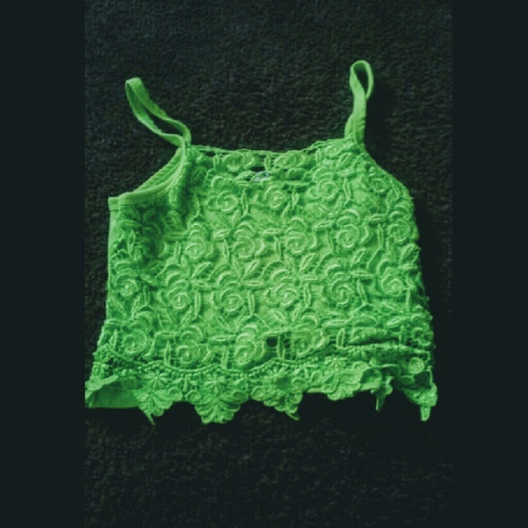 Tops - Like New Crop Top